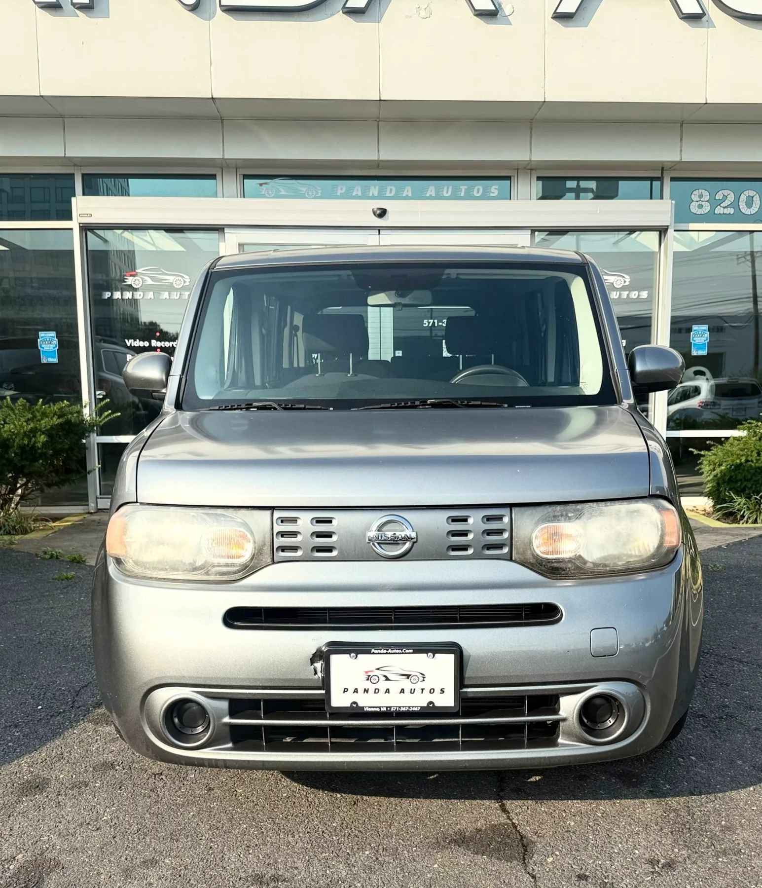 Used 2010 Nissan Cube 1.8 S w/ Interior Designer Pkg FWD image 2