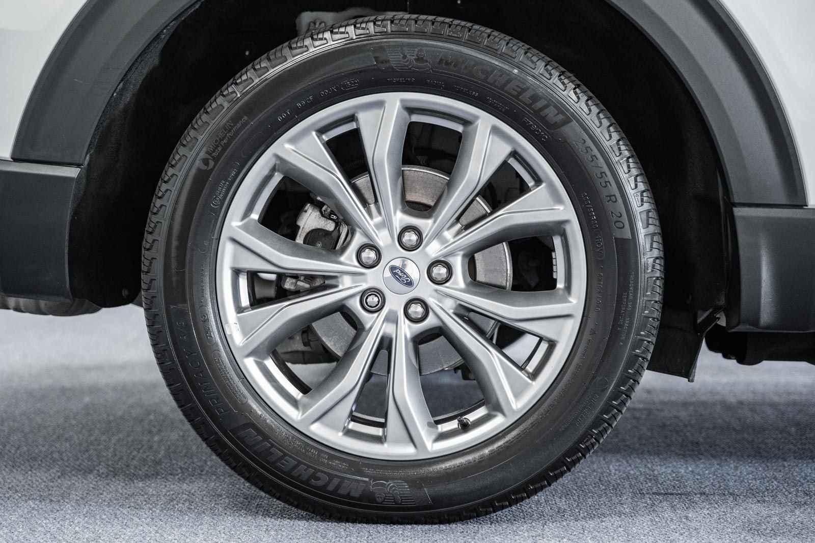 Used 2022 Ford Explorer XLT w/ Equipment Group 202A image 17