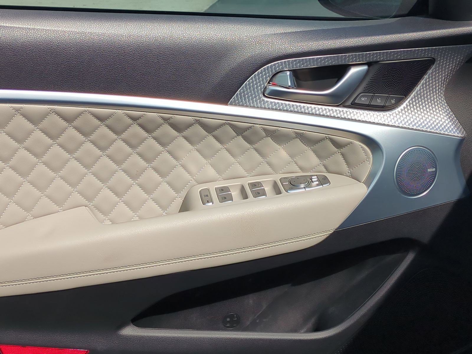 Used 2023 Genesis G70 3.3T image 14