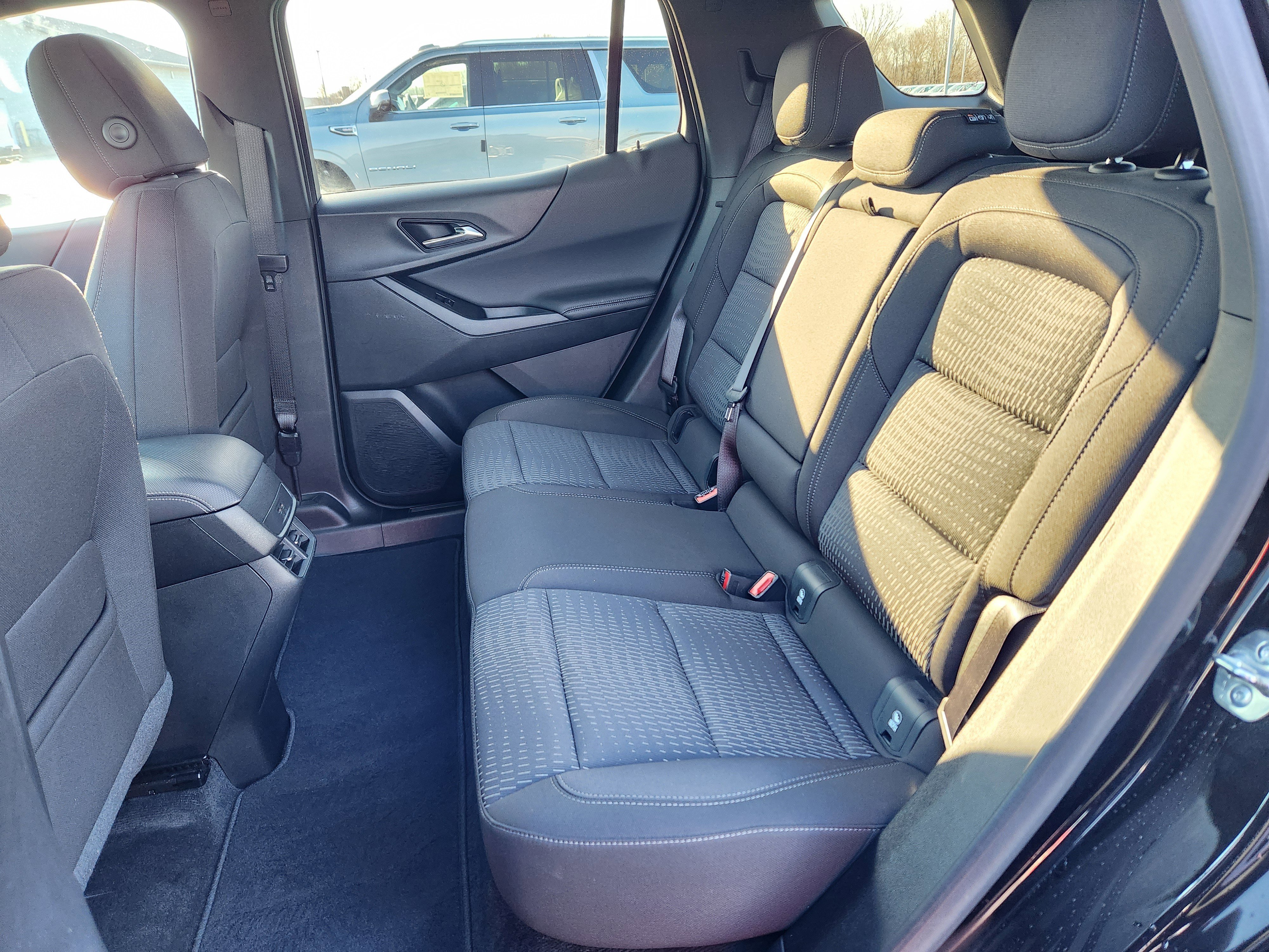 Used 2025 Chevrolet Equinox LT image 11