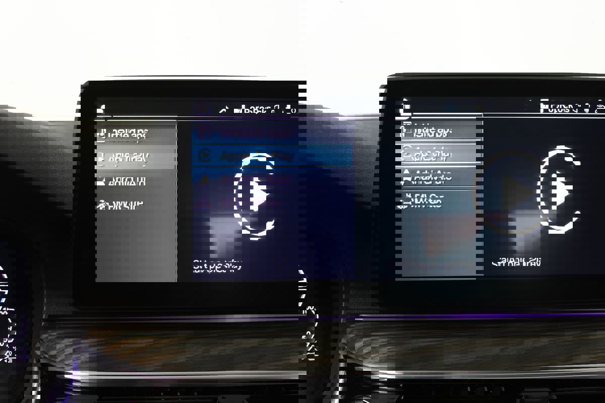 Used 2023 BMW 530e 530e w/ M Sport Package image 31