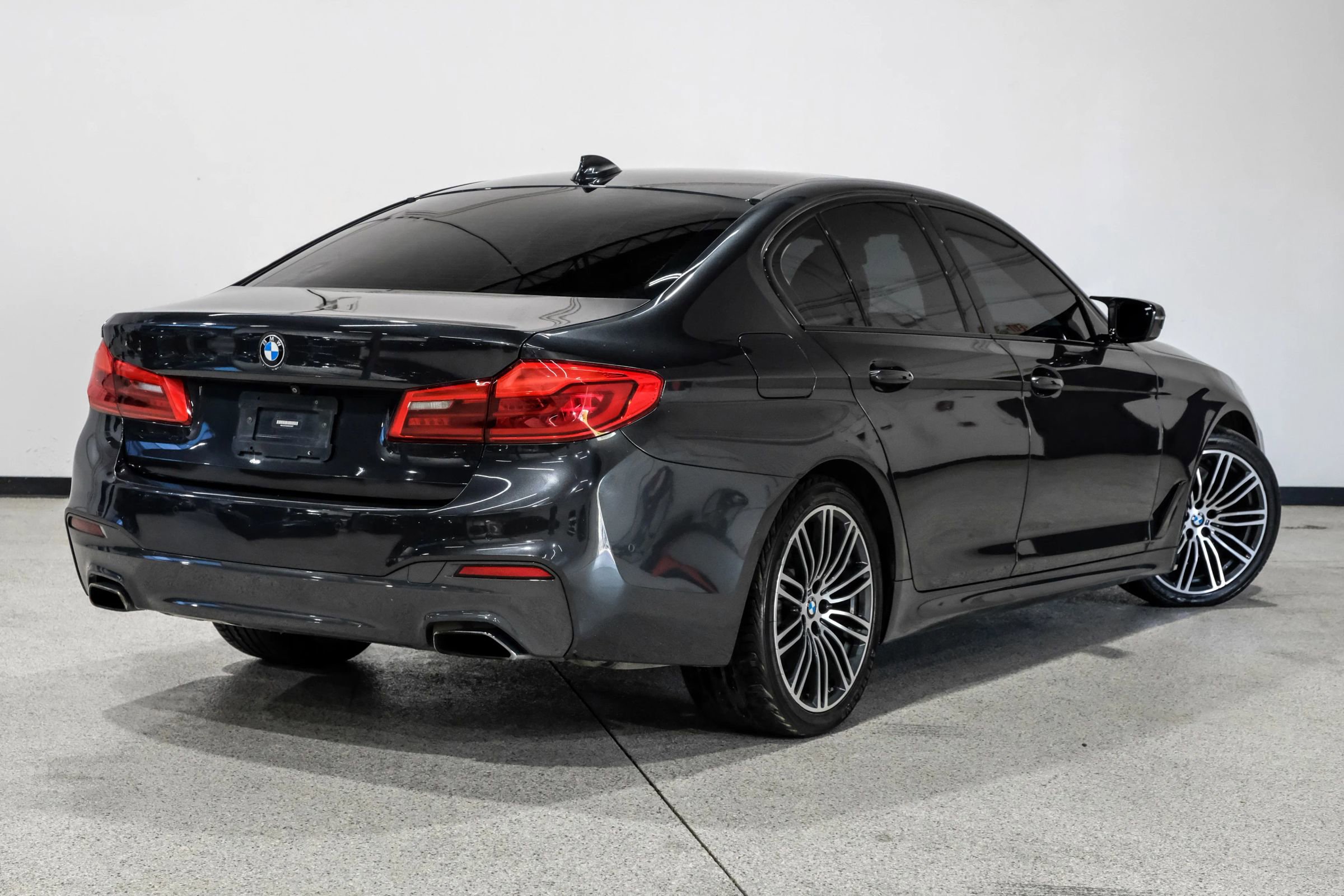 Used 2019 BMW 540i w/ M Sport Package RWD image 6