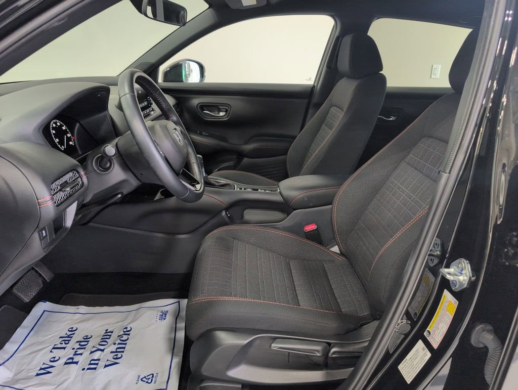 Used 2025 Honda HR-V Sport image 9