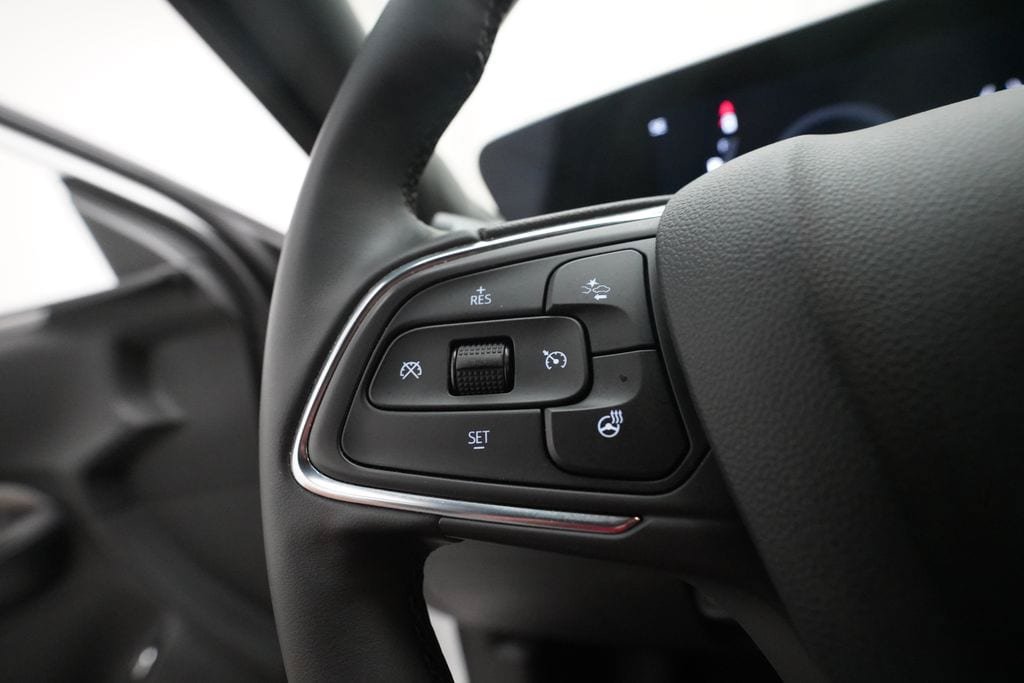 Used 2025 Buick Envista Avenir FWD image 18