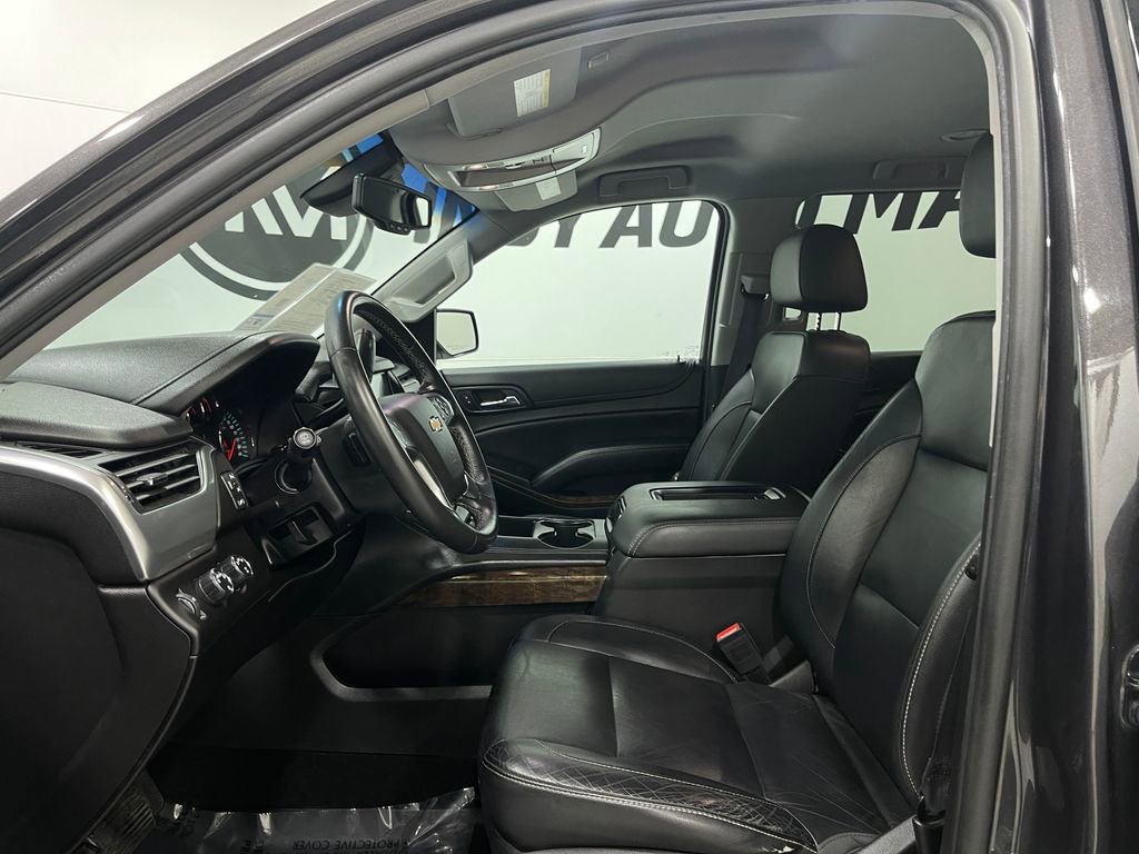 Used 2017 Chevrolet Suburban LT image 12