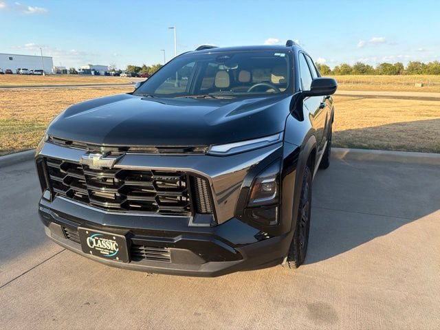 Used 2026 Chevrolet Equinox ACTIV w/ Convenience Package III AWD/4WD image 2