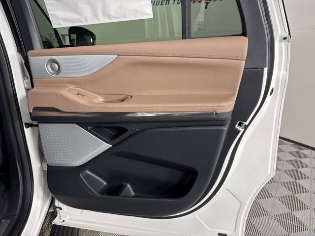 New 2025 Lincoln Navigator L Black Label image 28