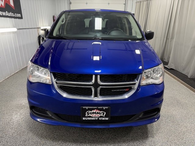 Used 2018 Dodge Grand Caravan SE w/ UConnect Hands-Free Group image 2