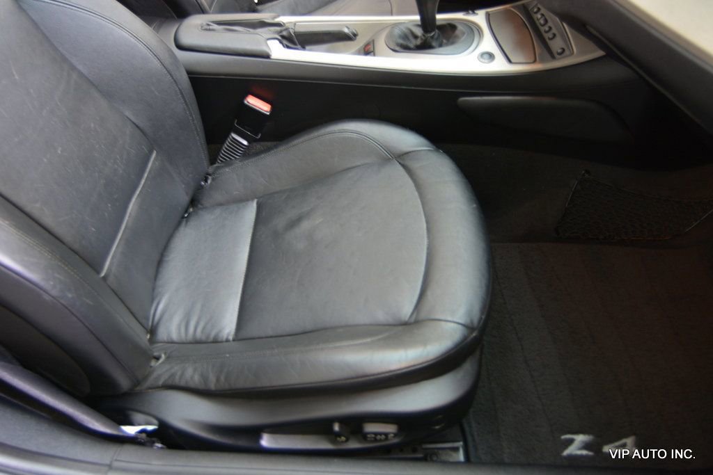 Used 2003 BMW Z4 2.5i image 22