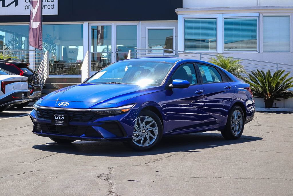 Used 2024 Hyundai Elantra SEL FWD image 1