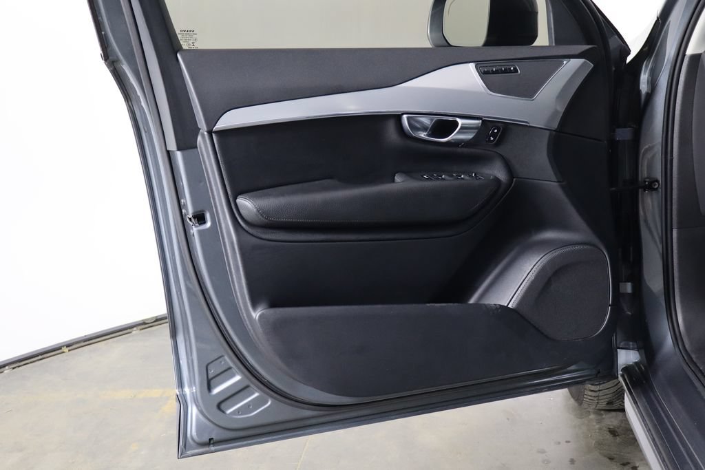 Used 2018 Volvo XC90 T5 Momentum w/ Convenience Package FWD image 19