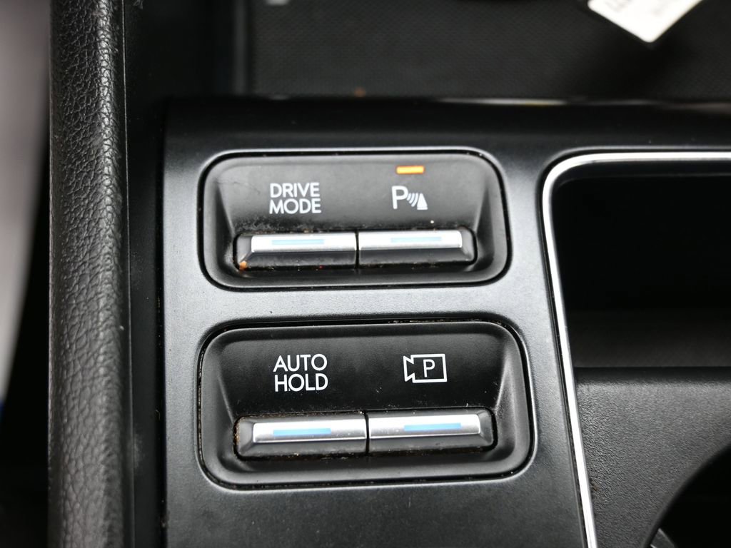 Used 2025 Hyundai Sonata Limited FWD image 32