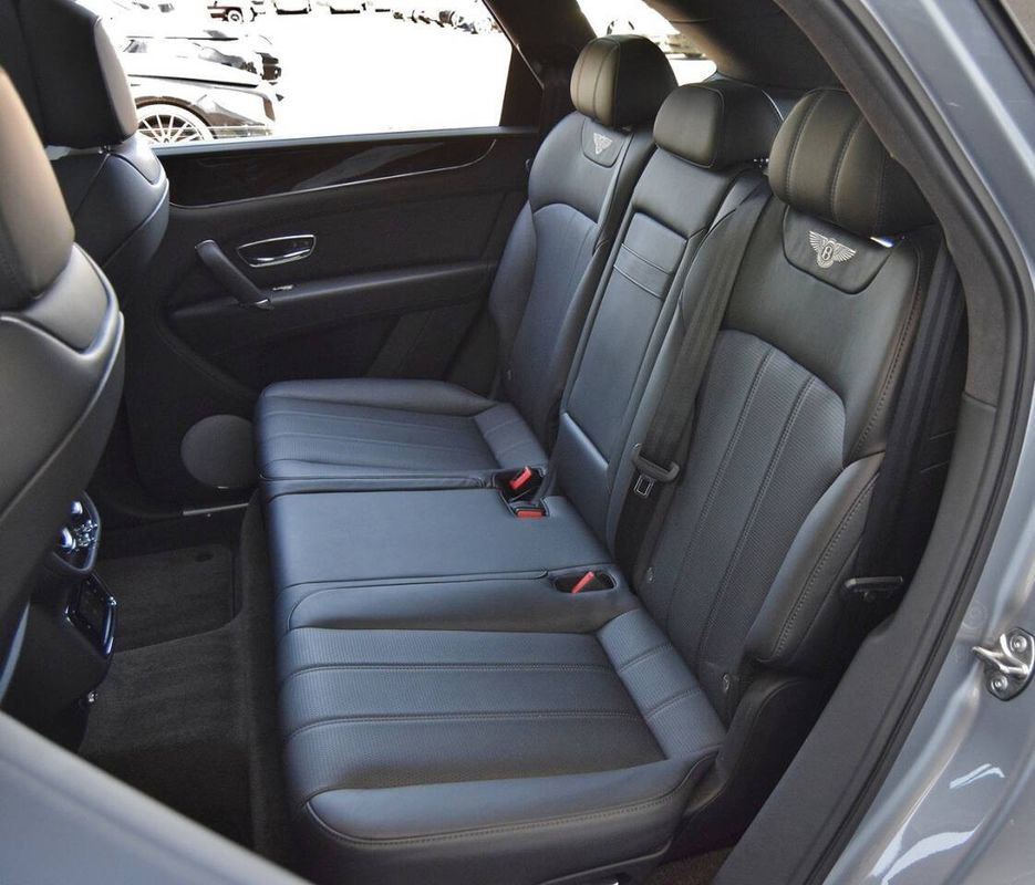 Used 2019 Bentley Bentayga image 39