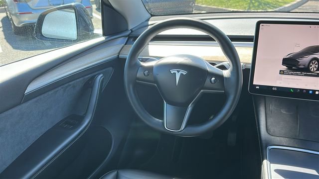 Used 2023 Tesla Model Y Long Range image 21