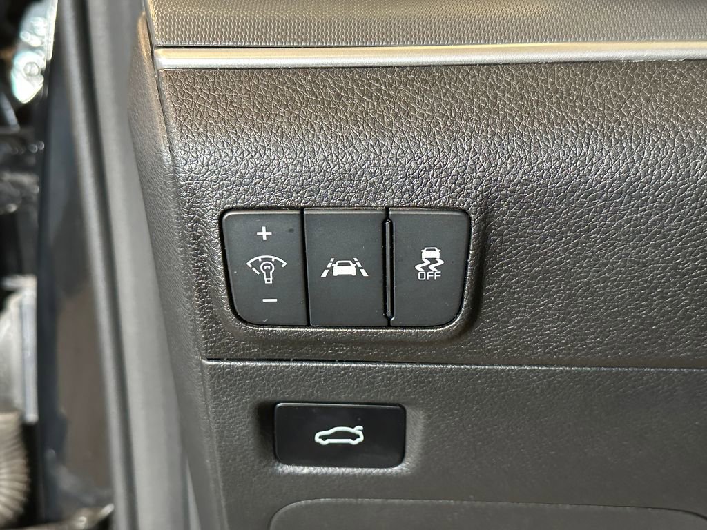 Used 2021 Kia K5 LX FWD image 18