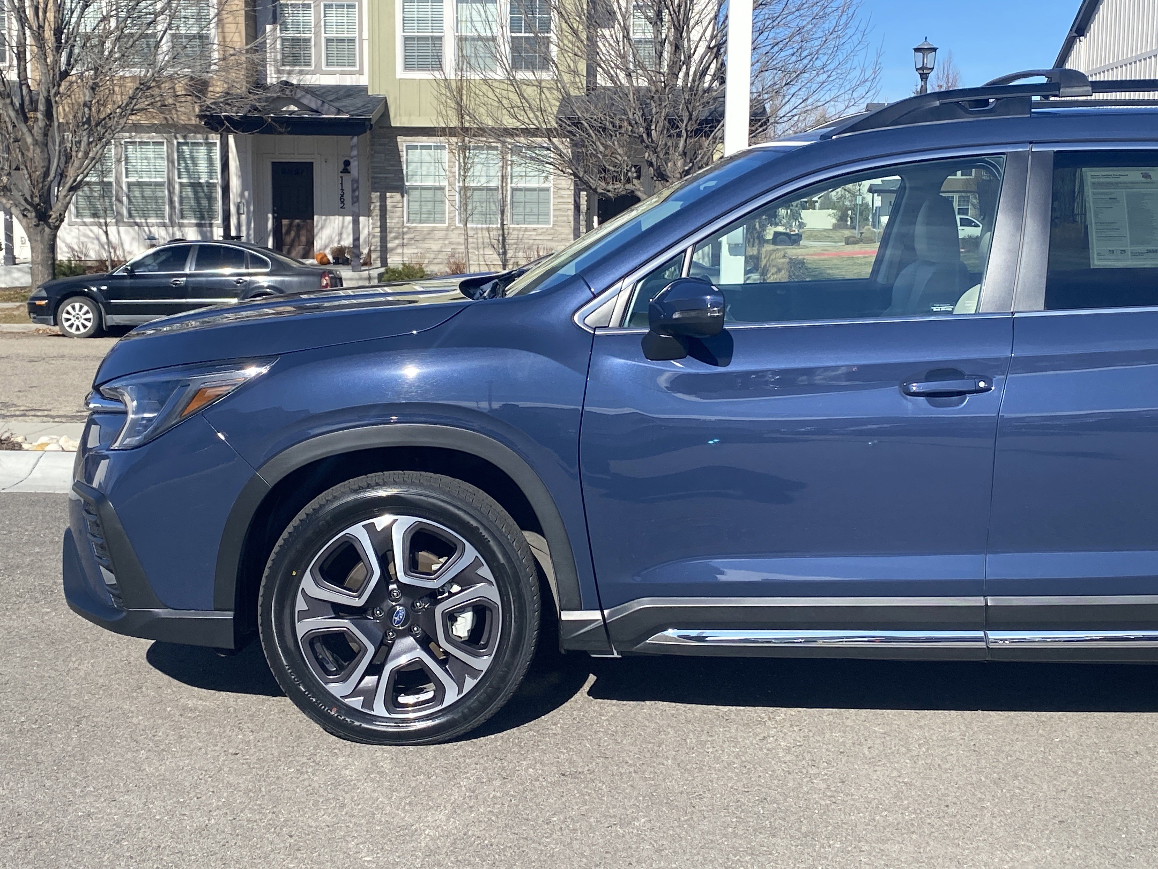 Used 2023 Subaru Ascent Limited image 2