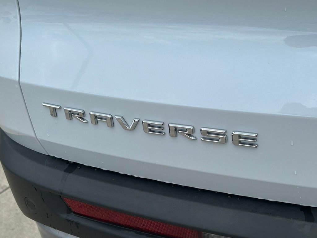 Used 2026 Chevrolet Traverse LT w/ LPO, Floor Liner Package FWD image 12