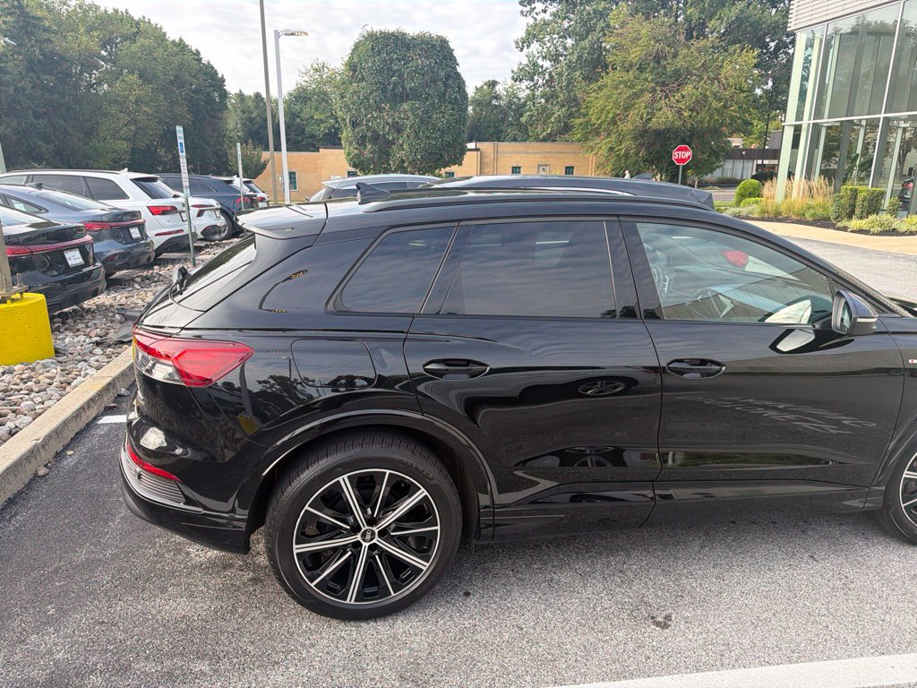Used 2022 Audi Q4 e-tron Prestige AWD/4WD image 5