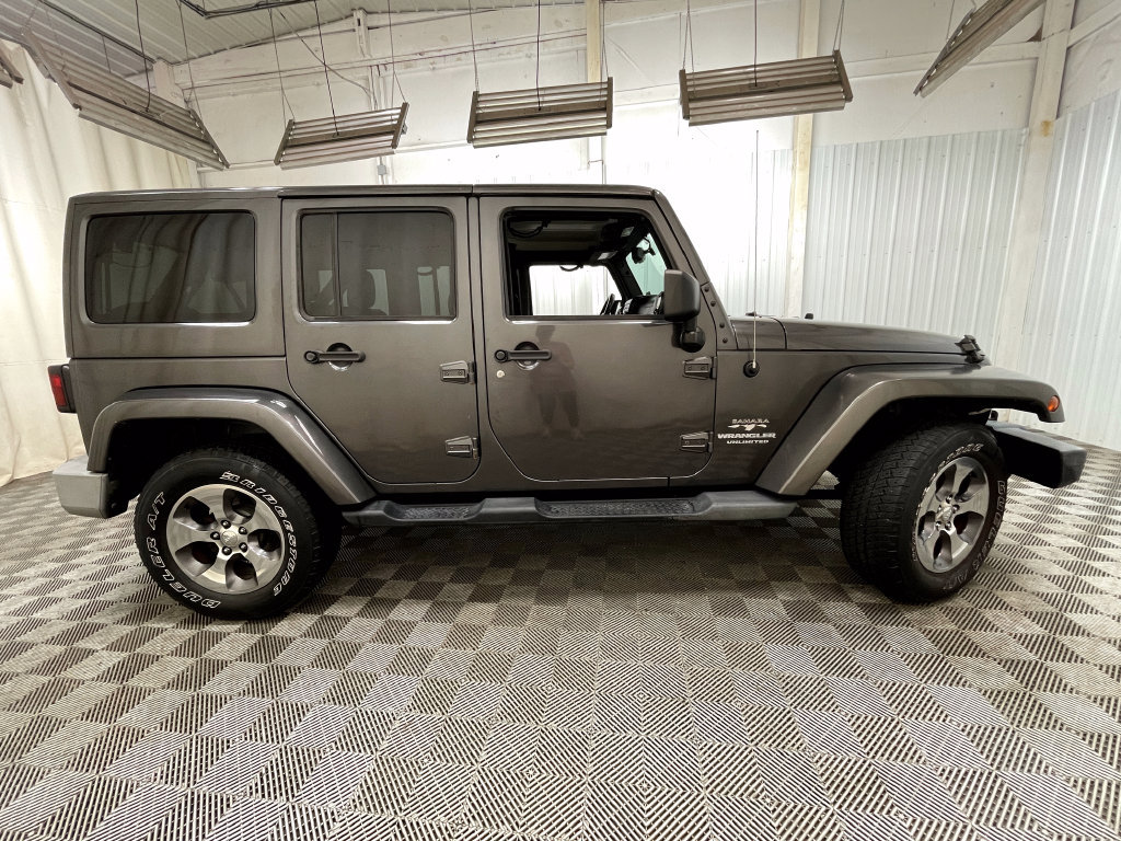 Used 2016 Jeep Wrangler Unlimited Sahara AWD/4WD image 15
