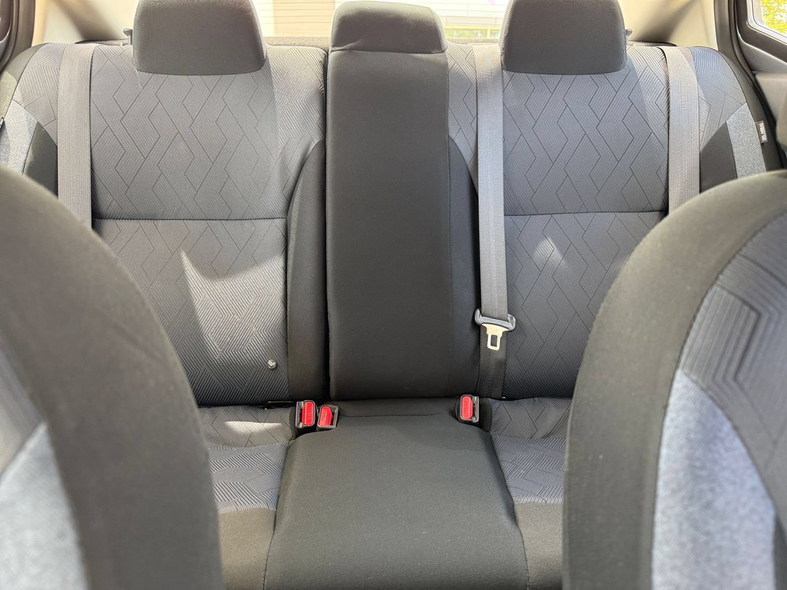 Used 2025 Nissan Versa SV FWD image 33