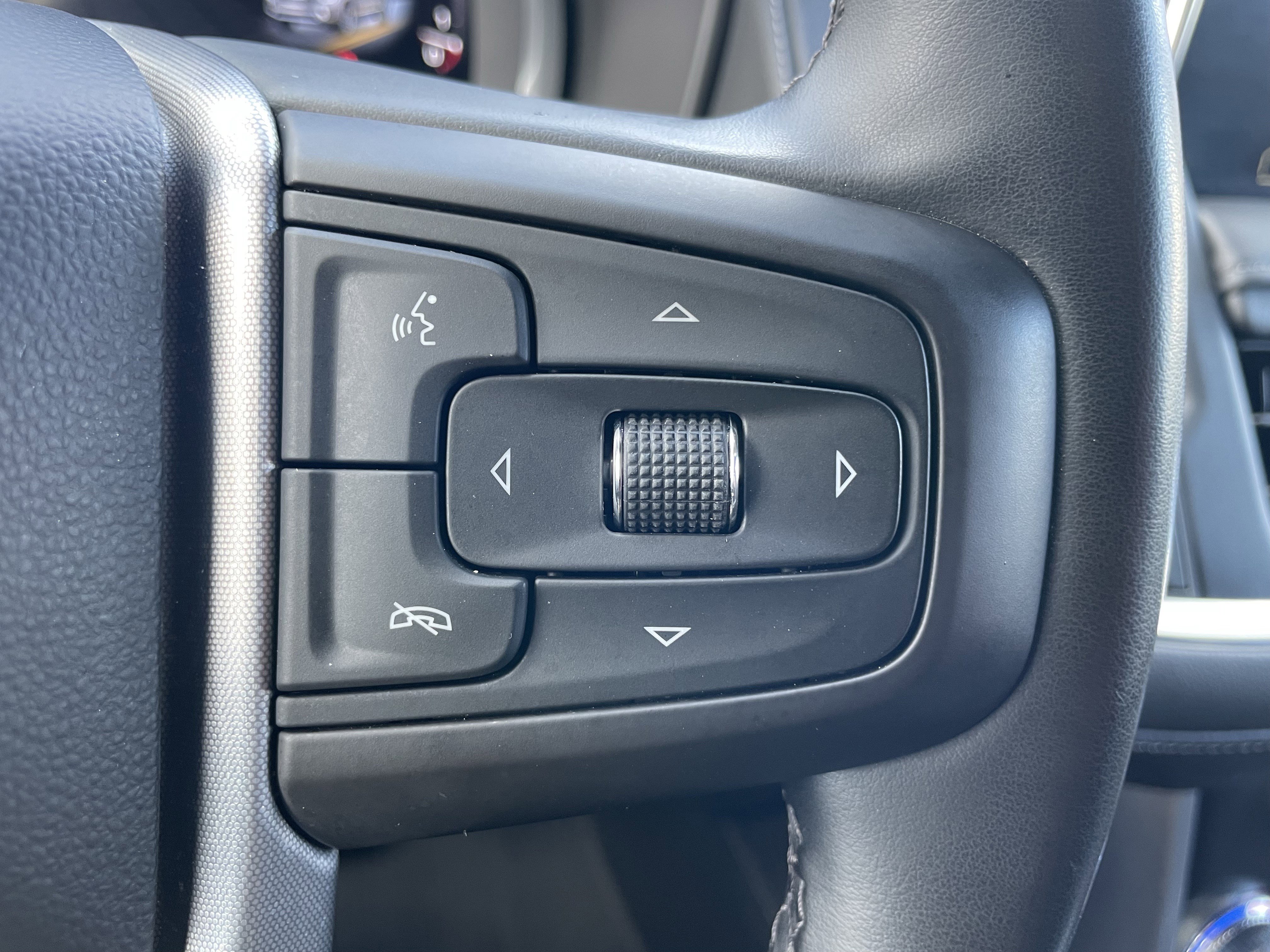 Used 2023 GMC Yukon XL SLE w/ Gmc Pro Safety Plus Package image 21