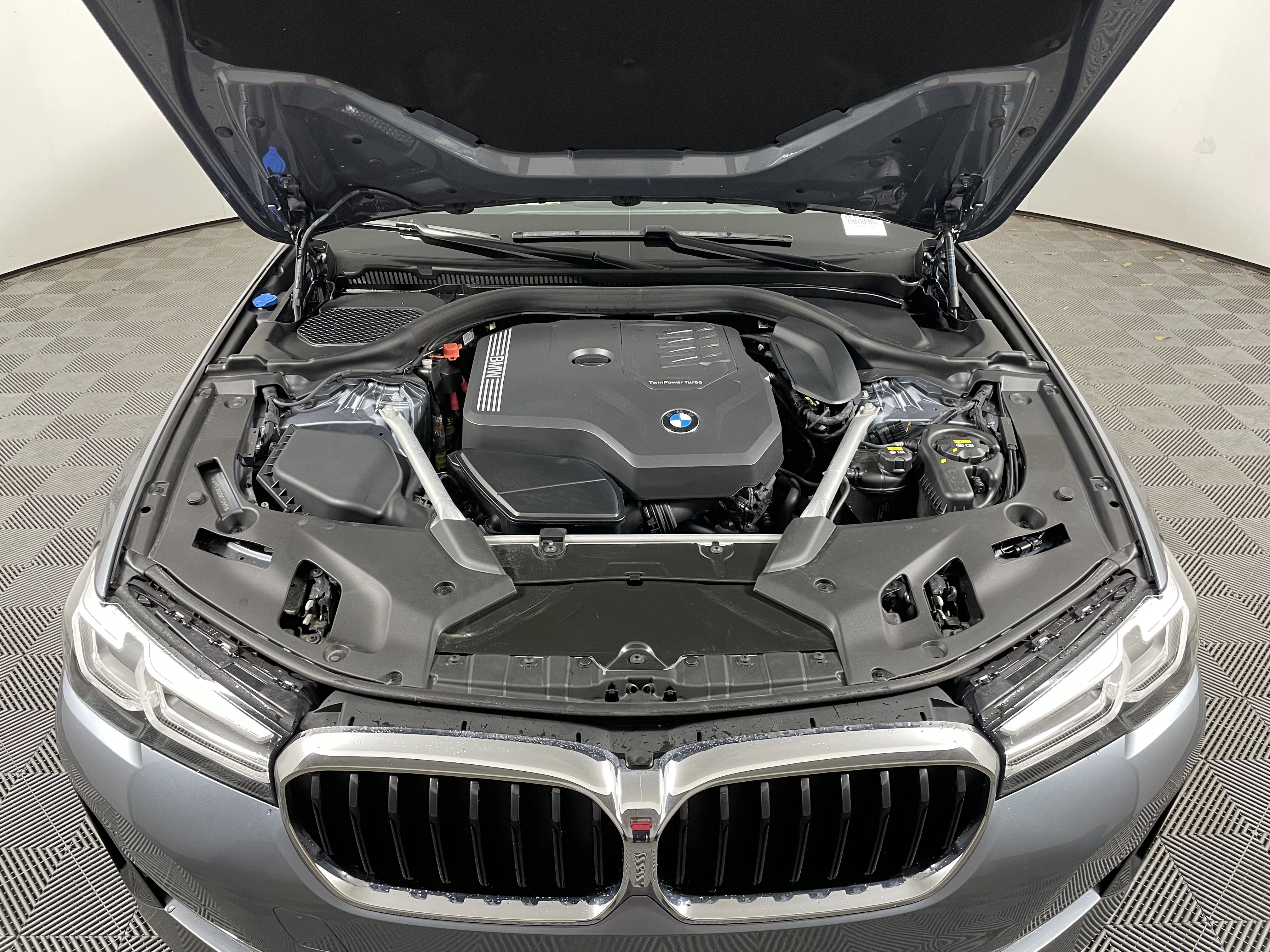 Used 2022 BMW 530i w/ Premium Package image 20