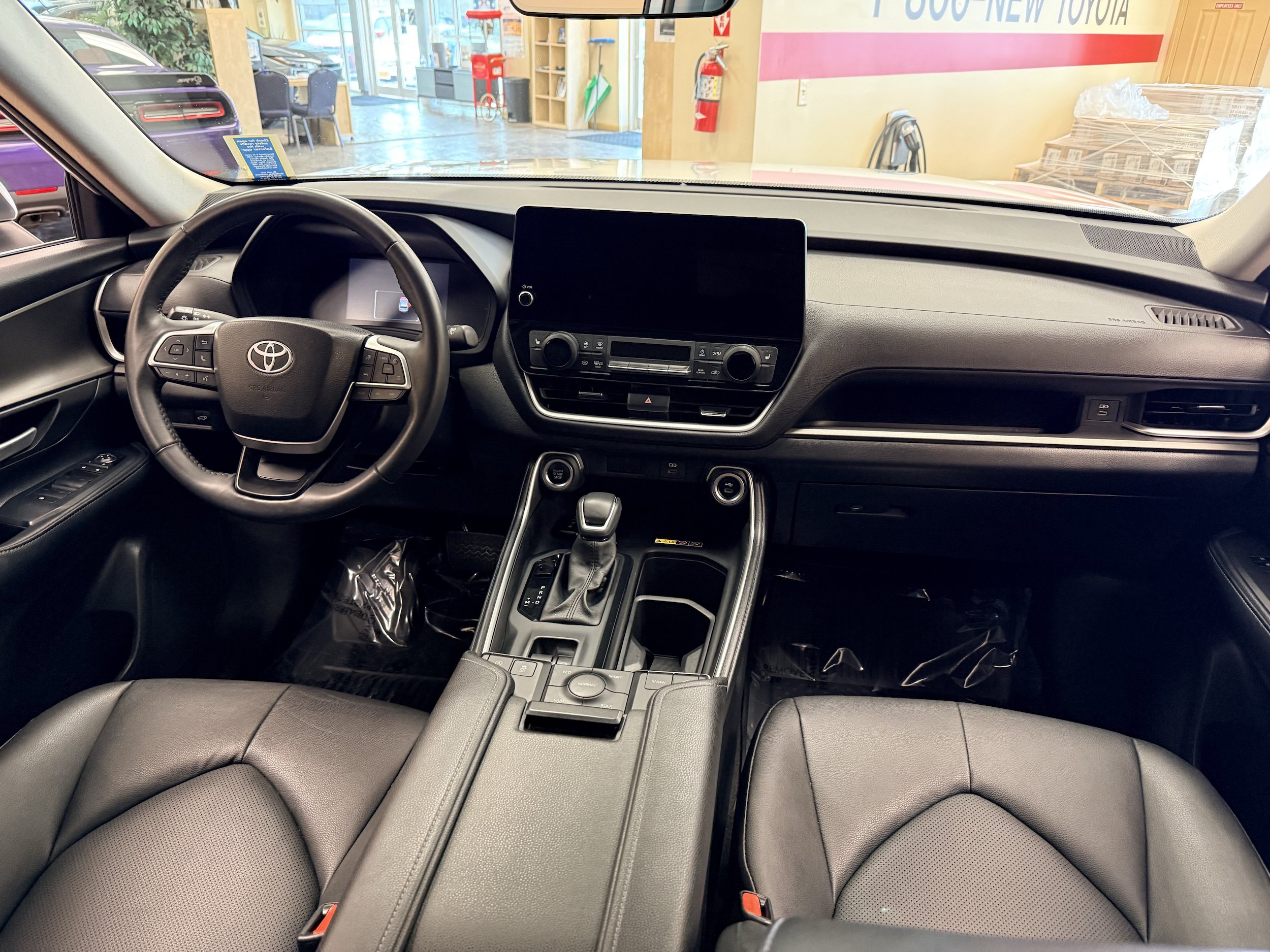 Used 2024 Toyota Grand Highlander AWD image 19