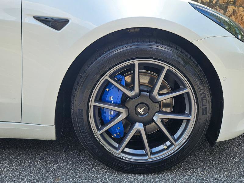Used 2022 Tesla Model 3 Long Range AWD/4WD image 16