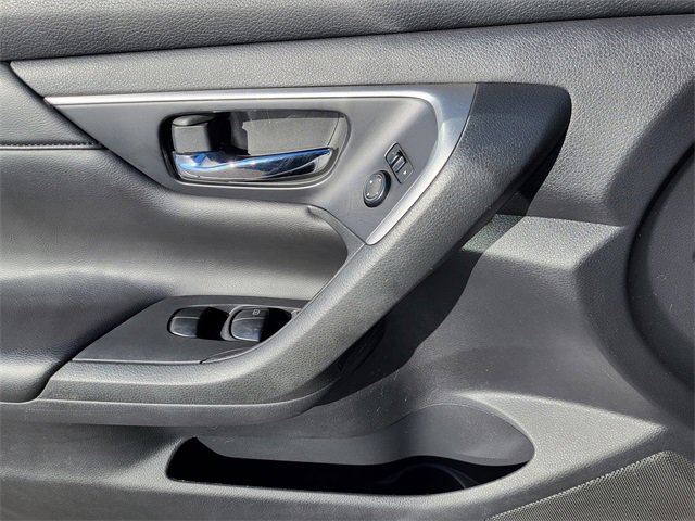 Used 2015 Nissan Altima 2.5 SV image 13