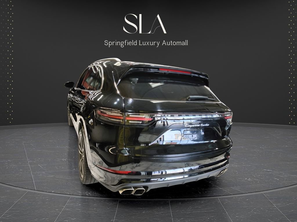Used 2023 Porsche Cayenne Turbo image 3