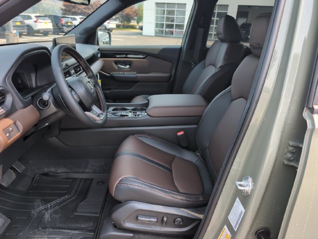 Certified 2026 Honda Pilot TrailSport image 17
