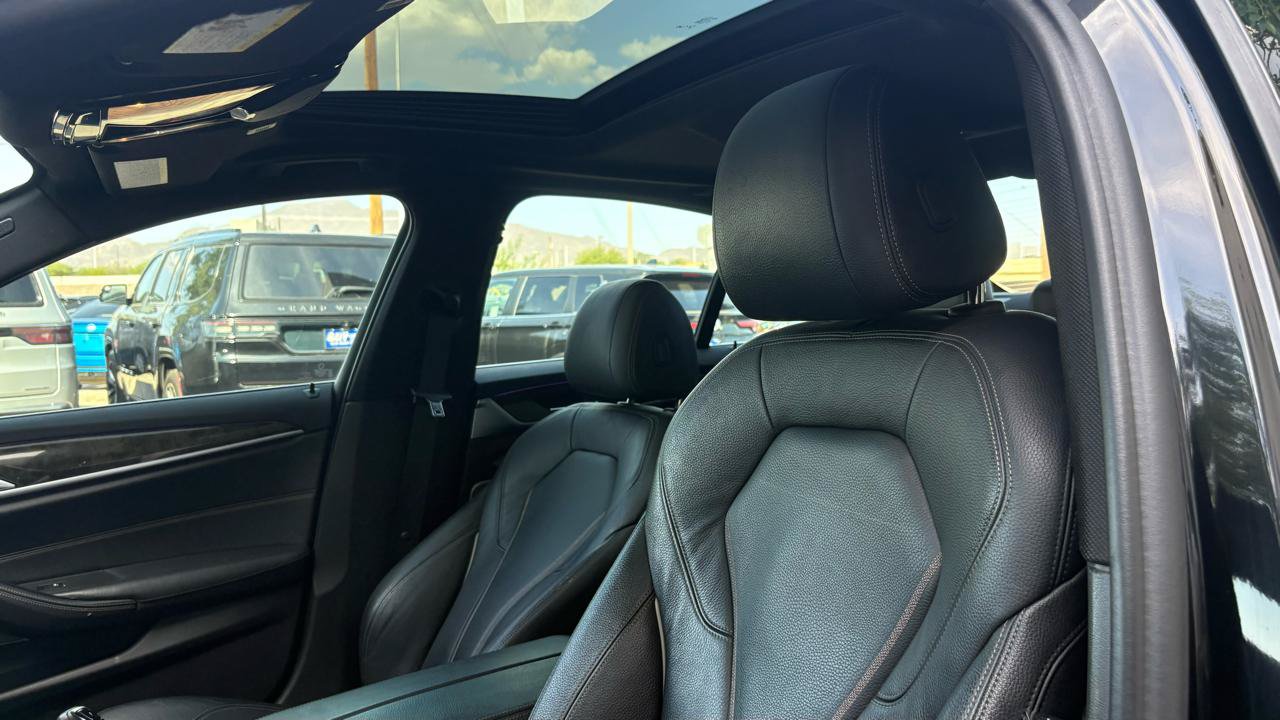 Used 2018 BMW 540i RWD image 32