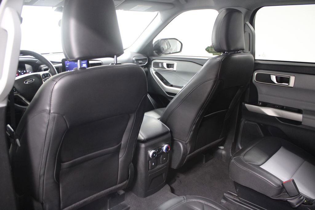 Used 2023 Ford Explorer XLT w/ Equipment Group 202A image 27