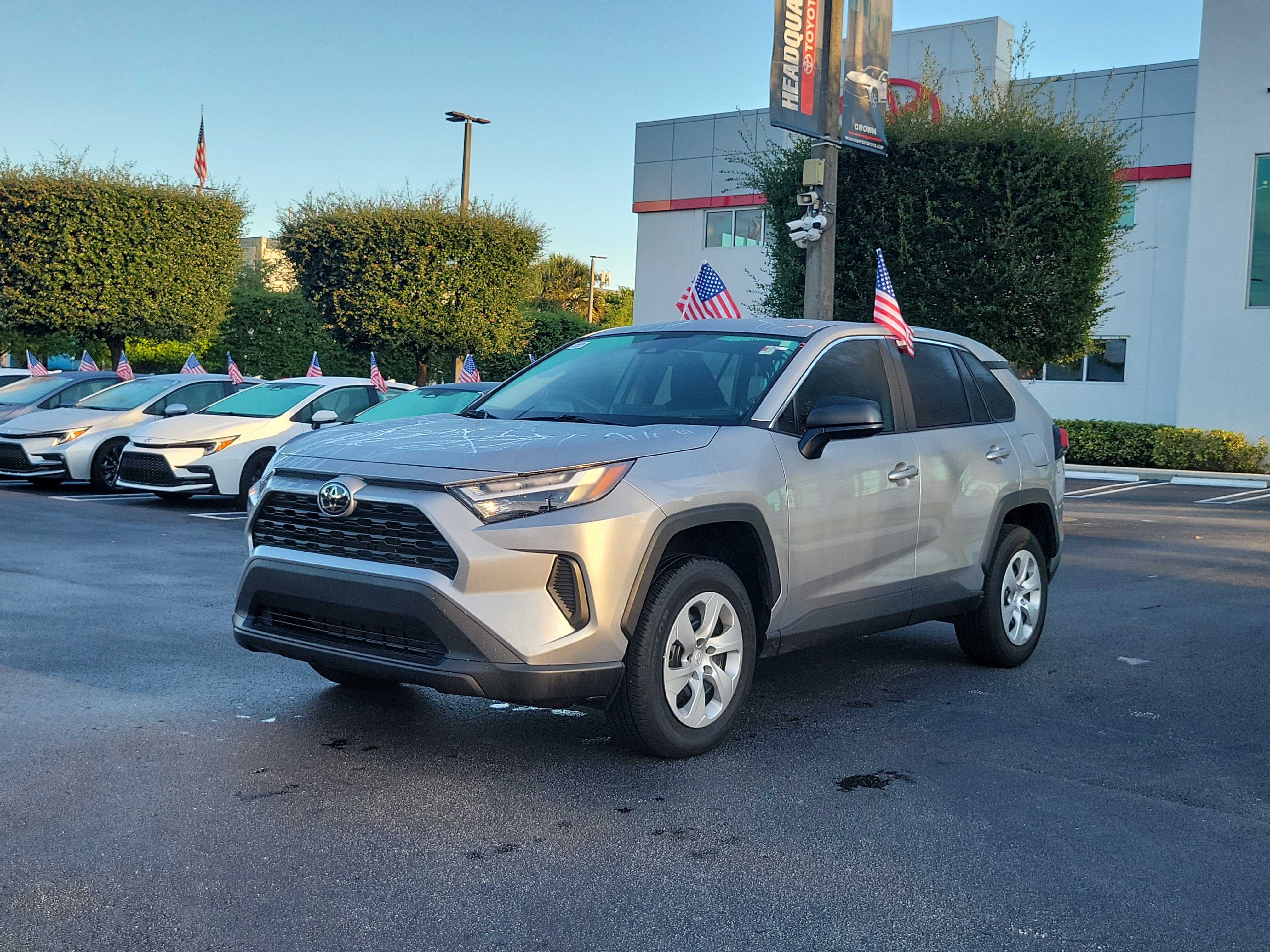 Used 2025 Toyota RAV4 LE FWD image 6