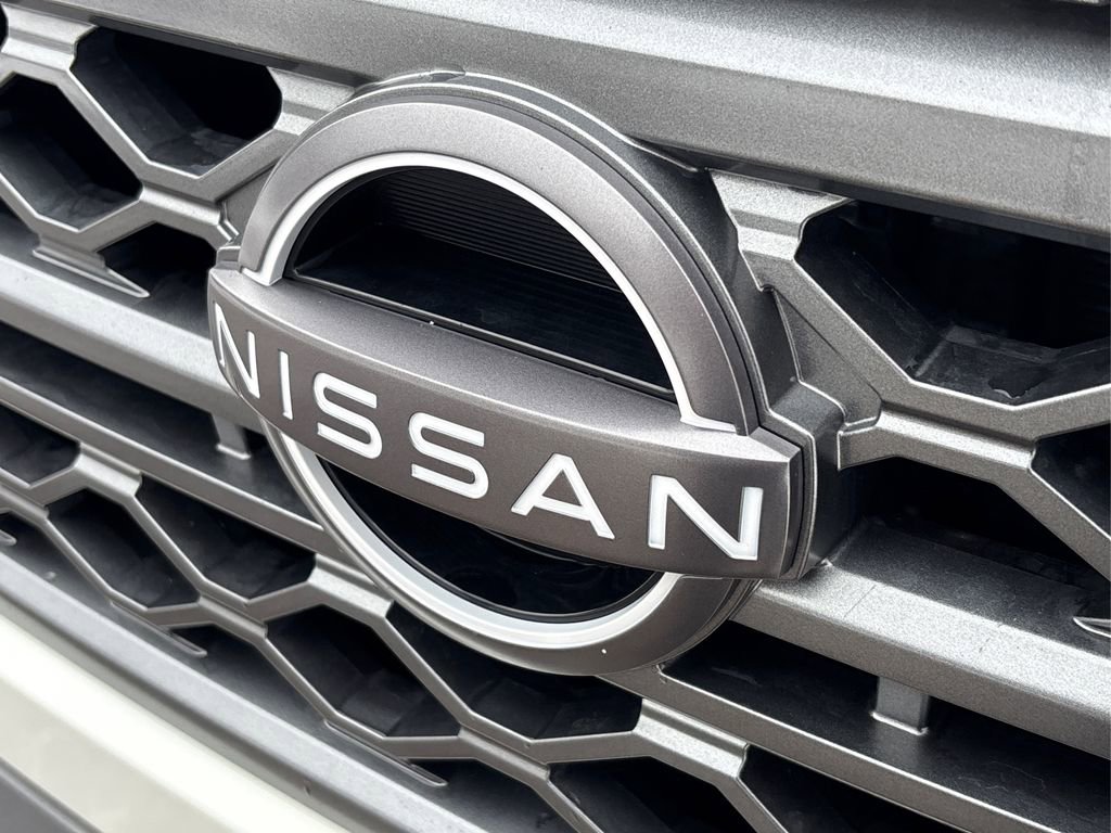 Used 2022 Nissan Frontier SV w/ Technology Package image 12