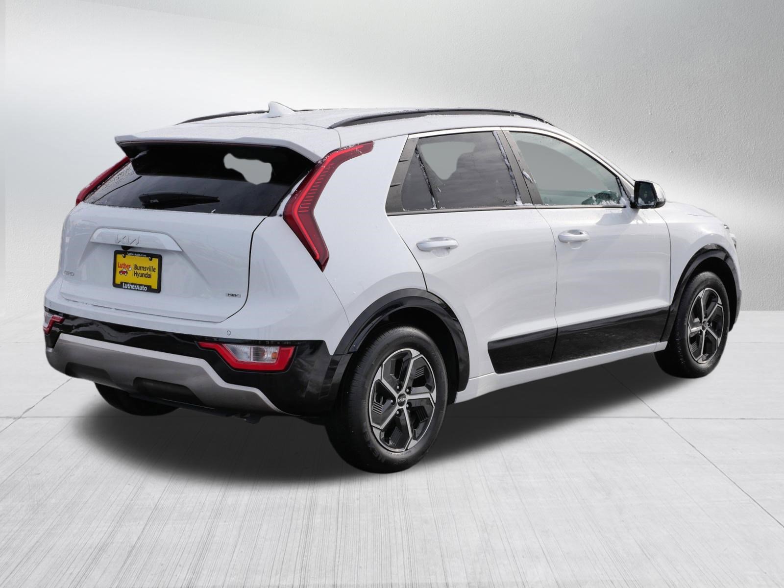Used 2025 Kia Niro SX image 7