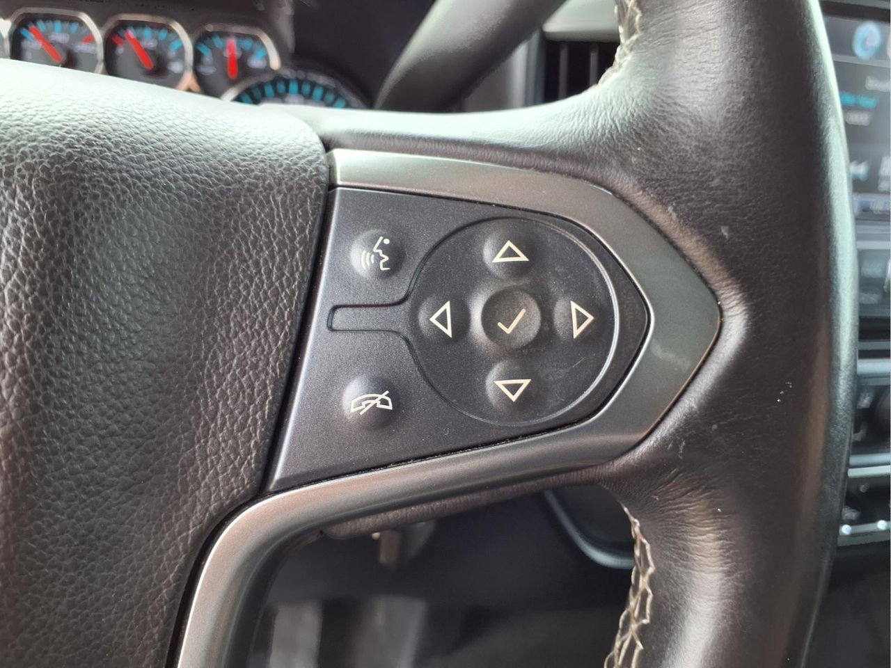 Used 2017 Chevrolet Silverado 1500 LT w/ Midnight Edition image 20