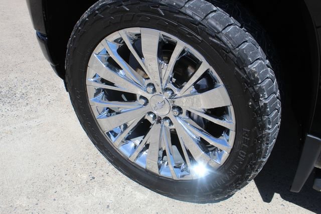 Used 2022 Chevrolet Silverado 1500 High Country w/ Safety Package II AWD/4WD image 3