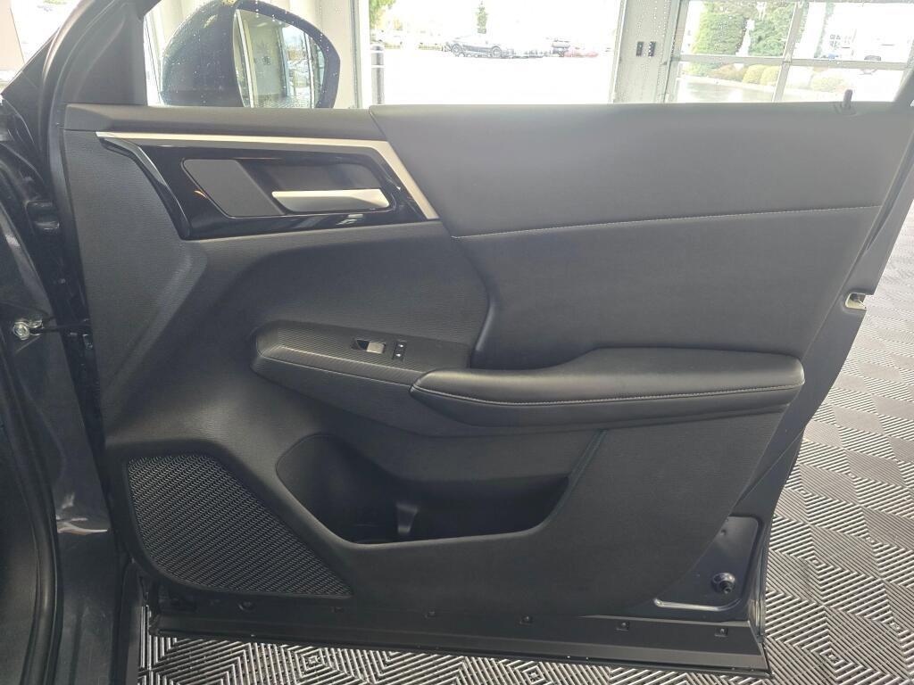 Used 2024 Mitsubishi Outlander SE image 46