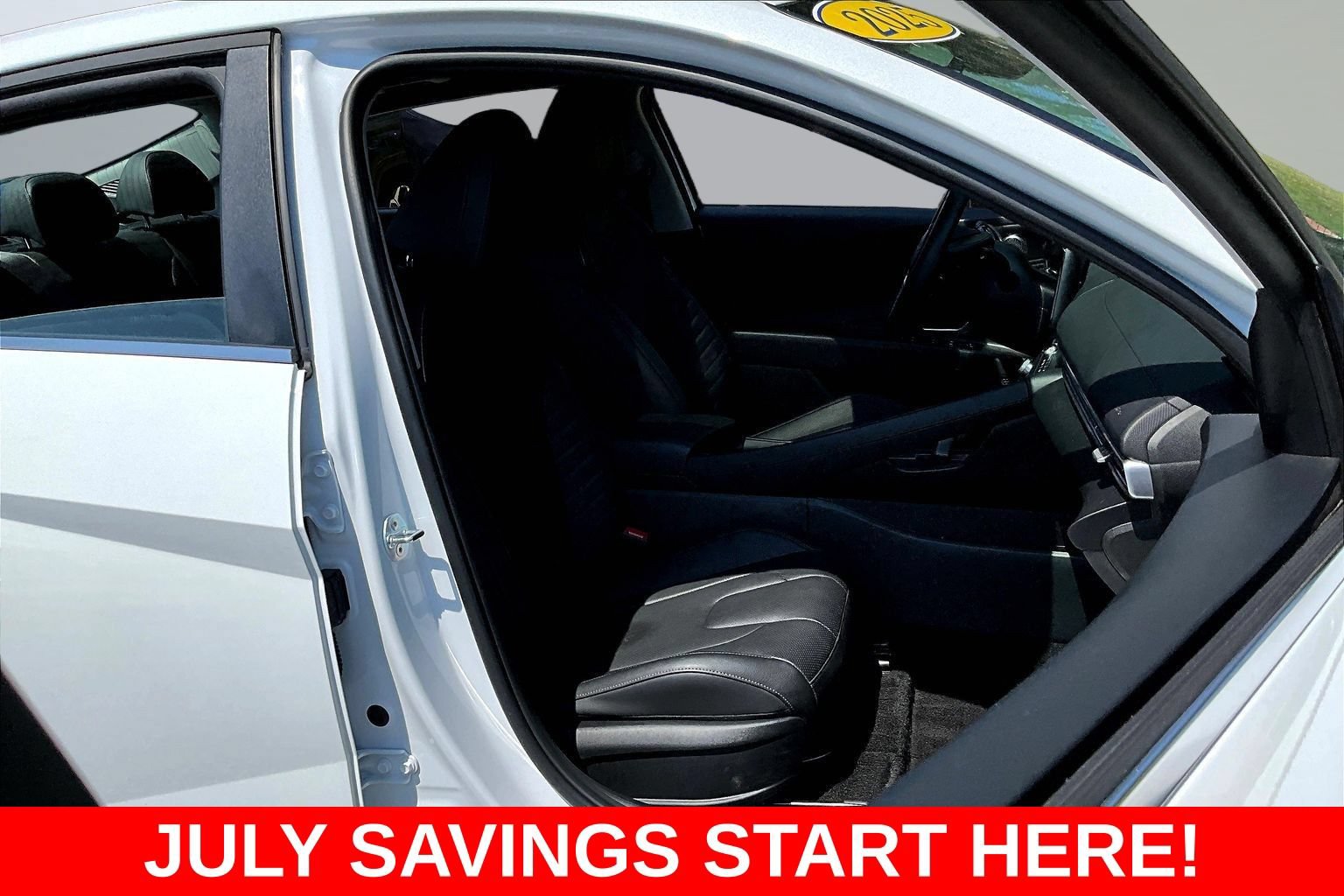 Used 2025 Hyundai Elantra Limited FWD image 35
