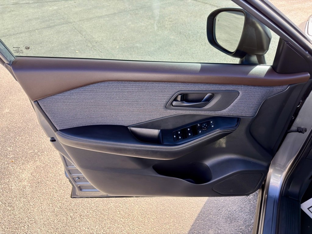 Used 2021 Nissan Rogue S image 27