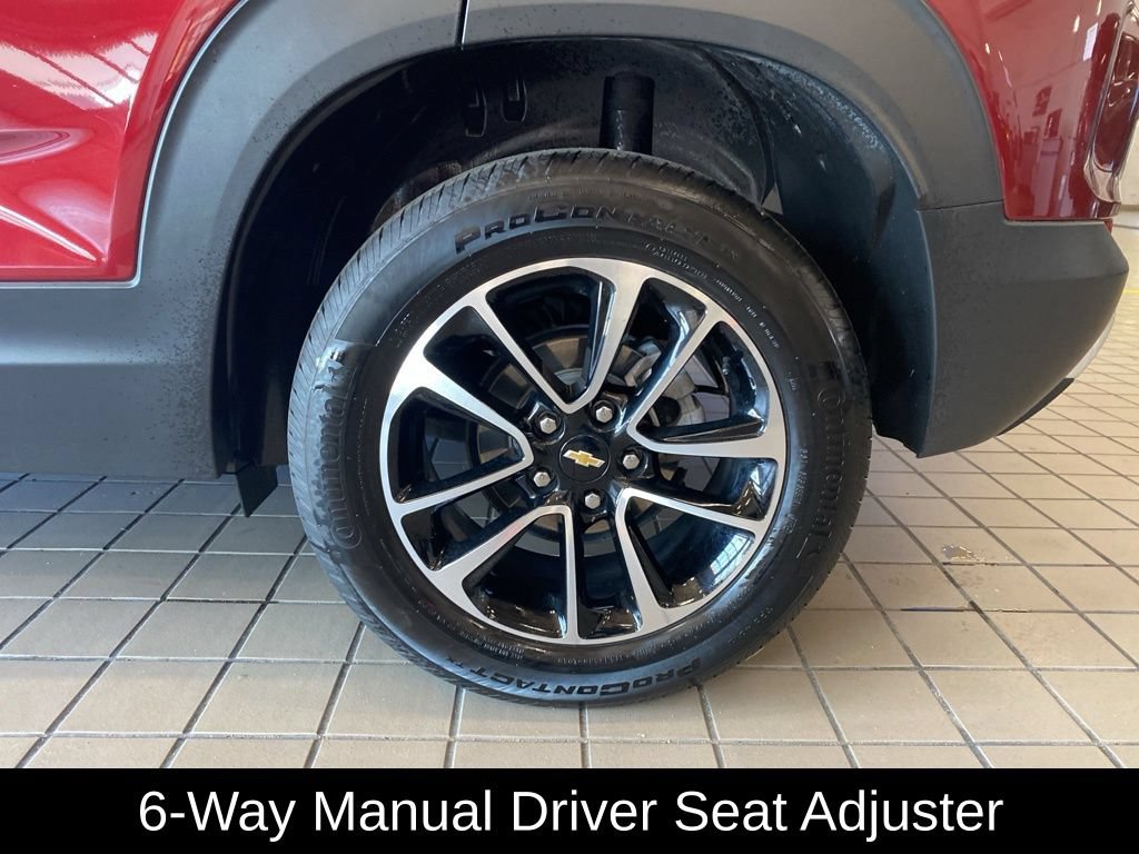 Used 2025 Chevrolet TrailBlazer LT AWD/4WD image 20