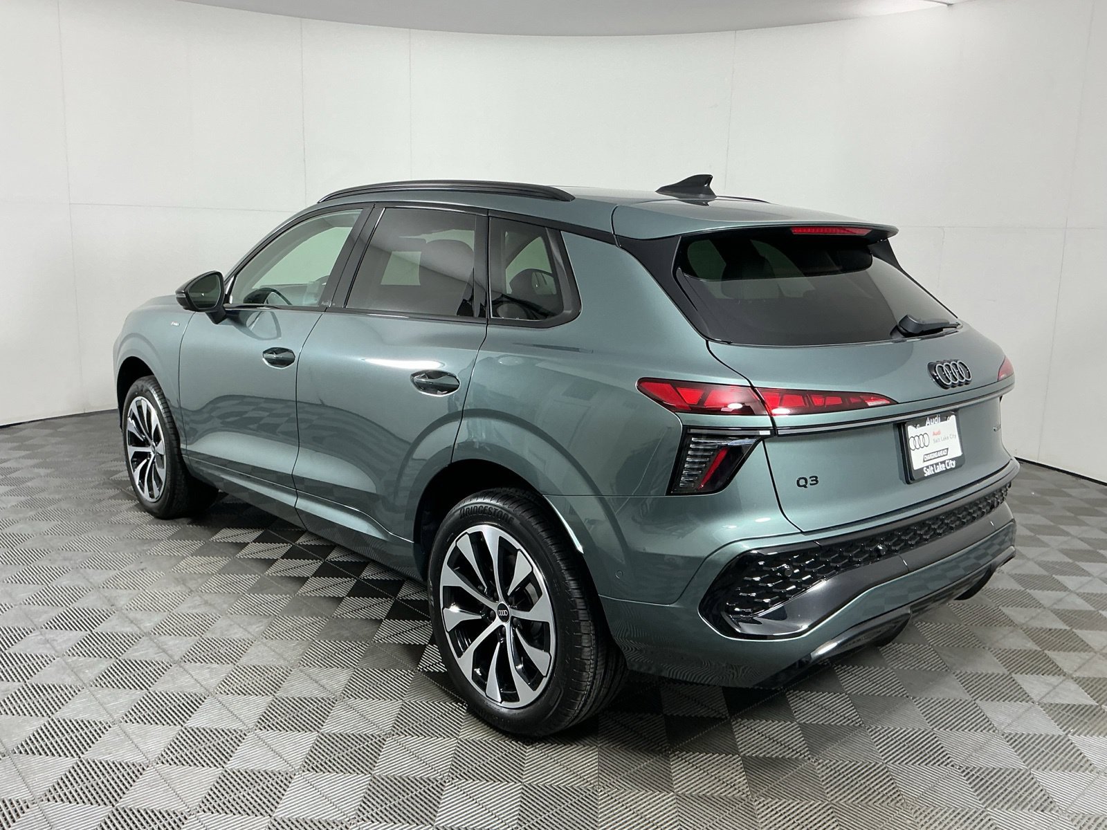 New 2026 Audi Q3 quattro 2.0T AWD/4WD image 7
