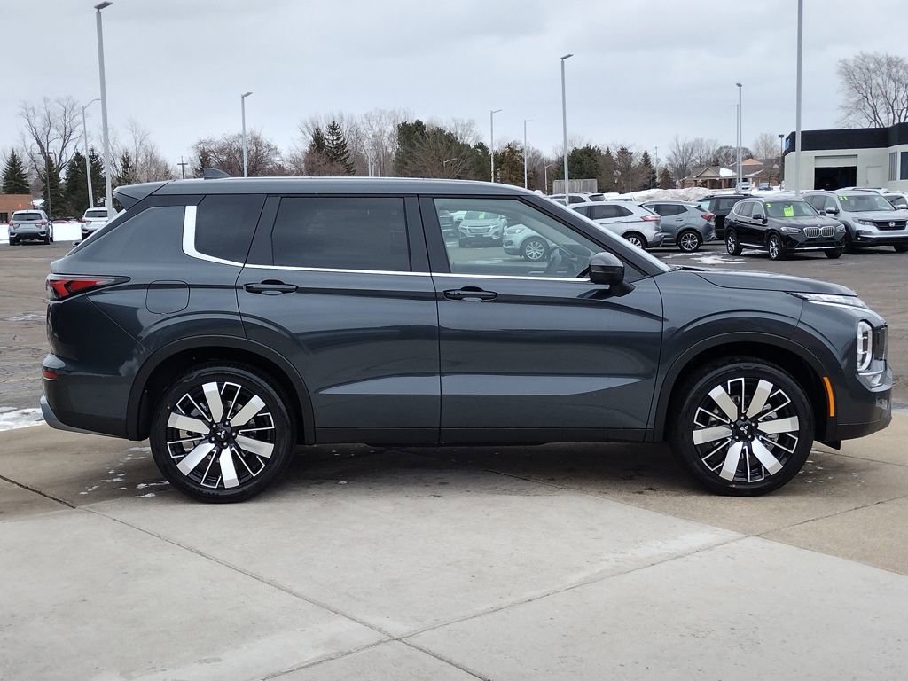 New 2026 Mitsubishi Outlander SE image 15