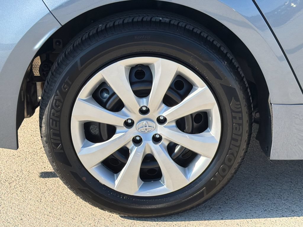 Used 2026 Toyota Corolla LE FWD image 6