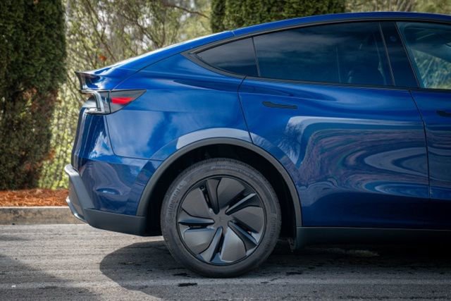 Used 2026 Tesla Model Y Long Range image 11