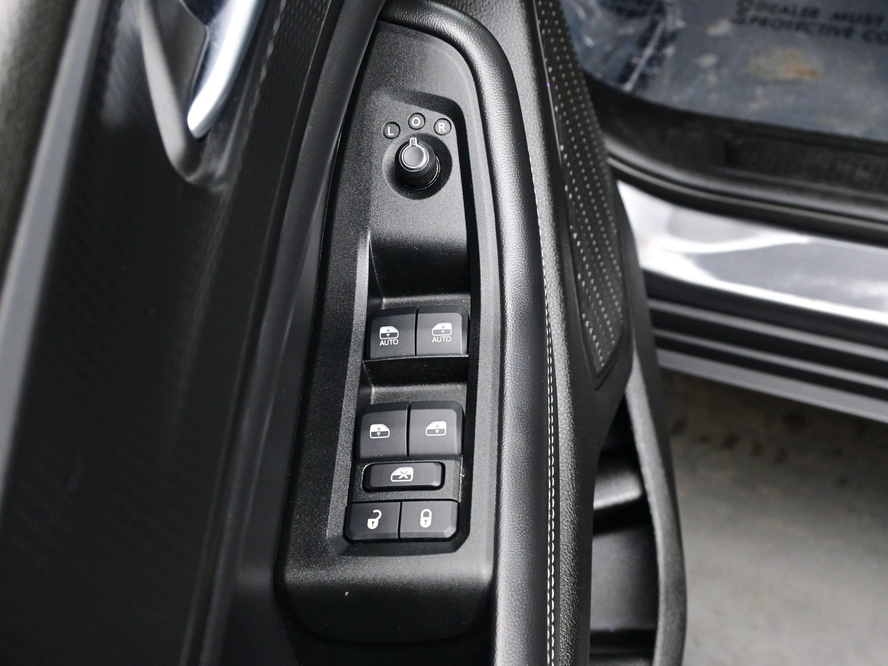 Used 2024 Jeep Grand Cherokee Altitude image 10