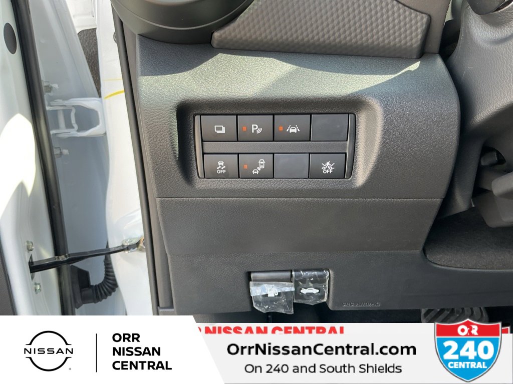 New 2025 Nissan Kicks Play S image 19