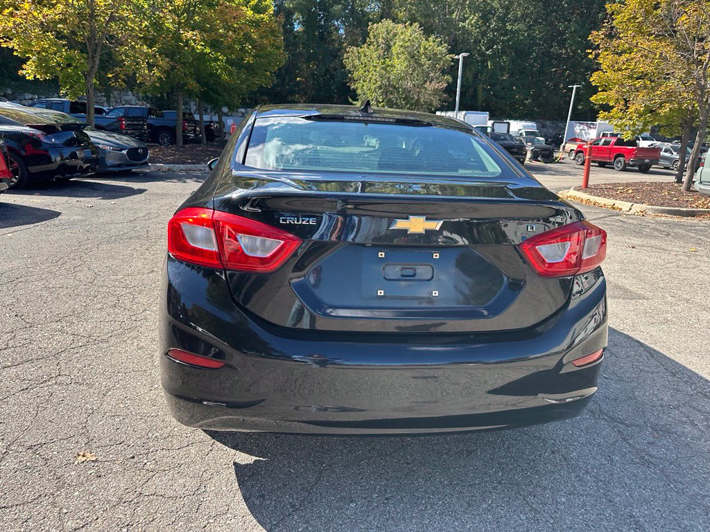 Used 2016 Chevrolet Cruze LT FWD image 9