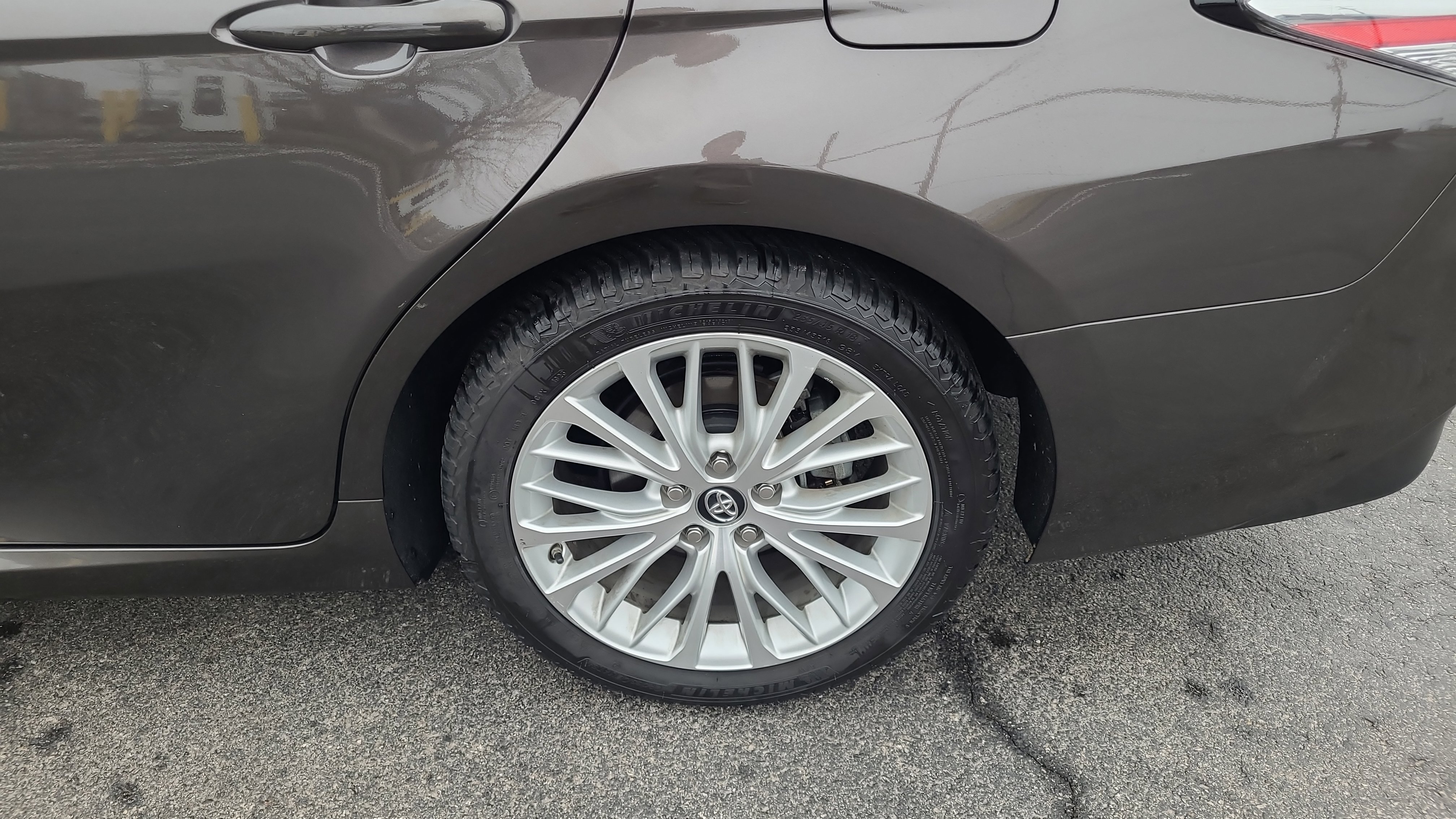 Used 2018 Toyota Camry XLE w/ Audio Package image 10